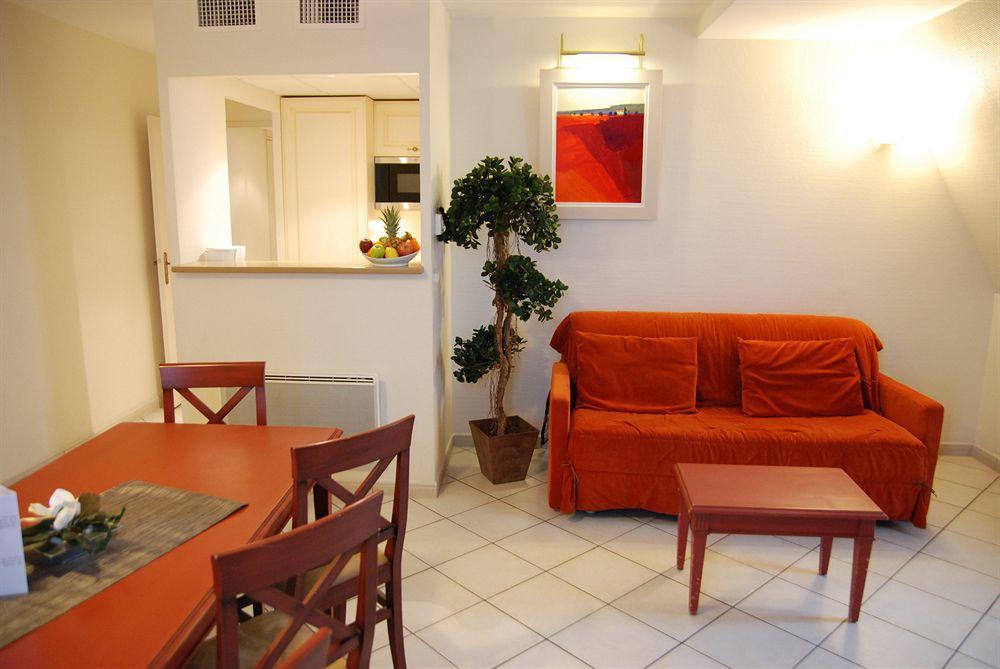 דוביל La Closerie Spa & Residence Hotel מראה חיצוני תמונה