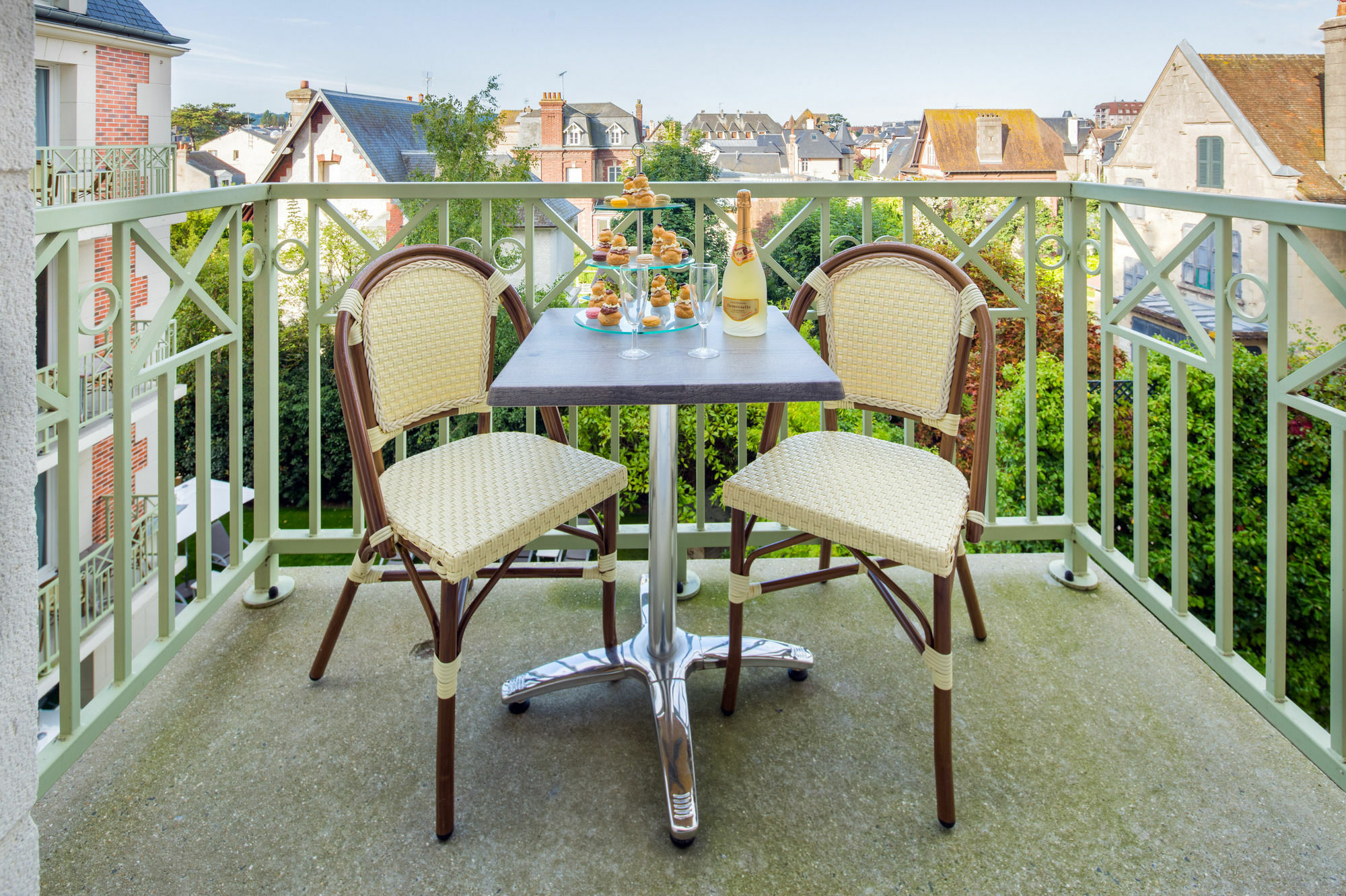 דוביל La Closerie Spa & Residence Hotel מראה חיצוני תמונה